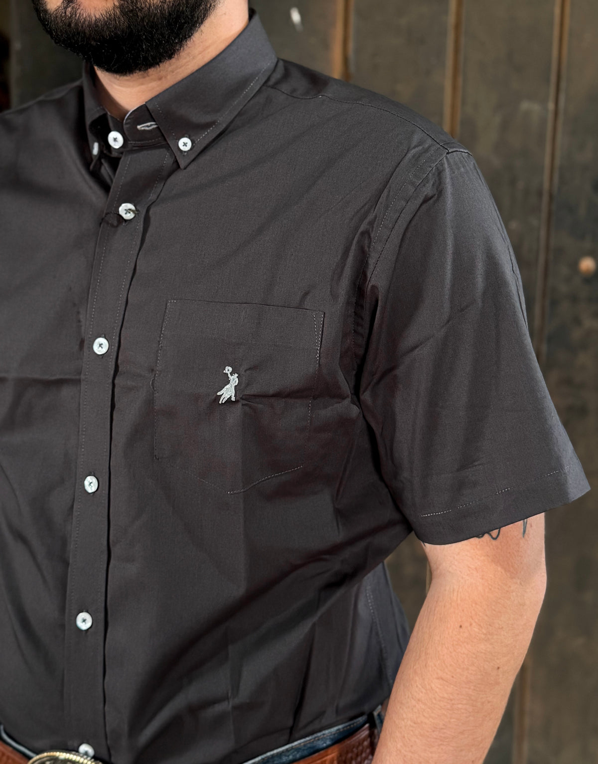Close da camisa Austin Western manga curta lisa 02