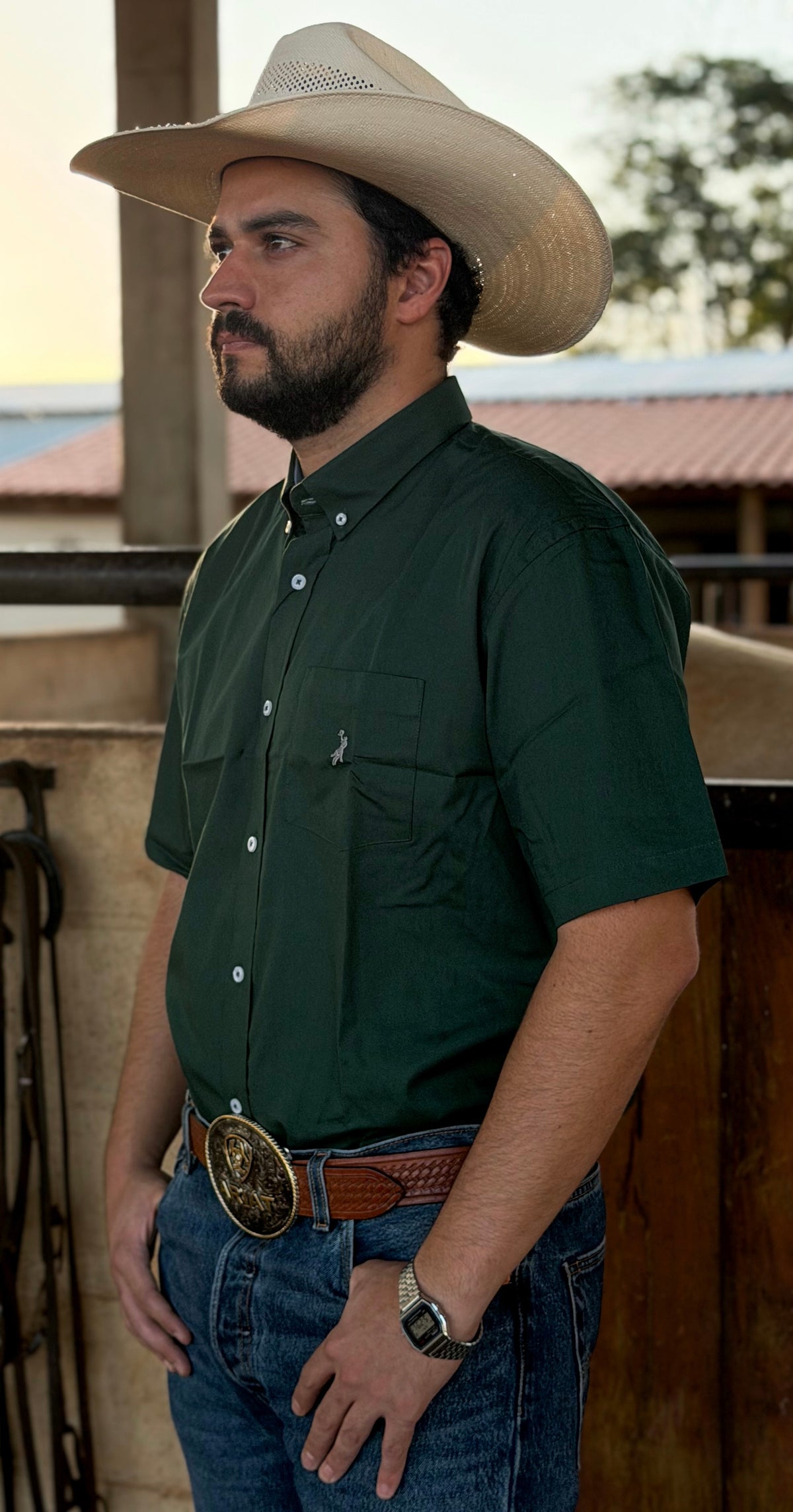 Cowboy vestindo camisa Austin Western manga curta lisa 03 