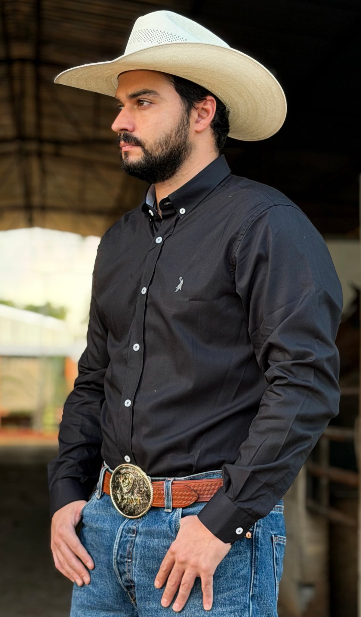 Cowboy vestindo camisa Austin Western manga longa lisa 03