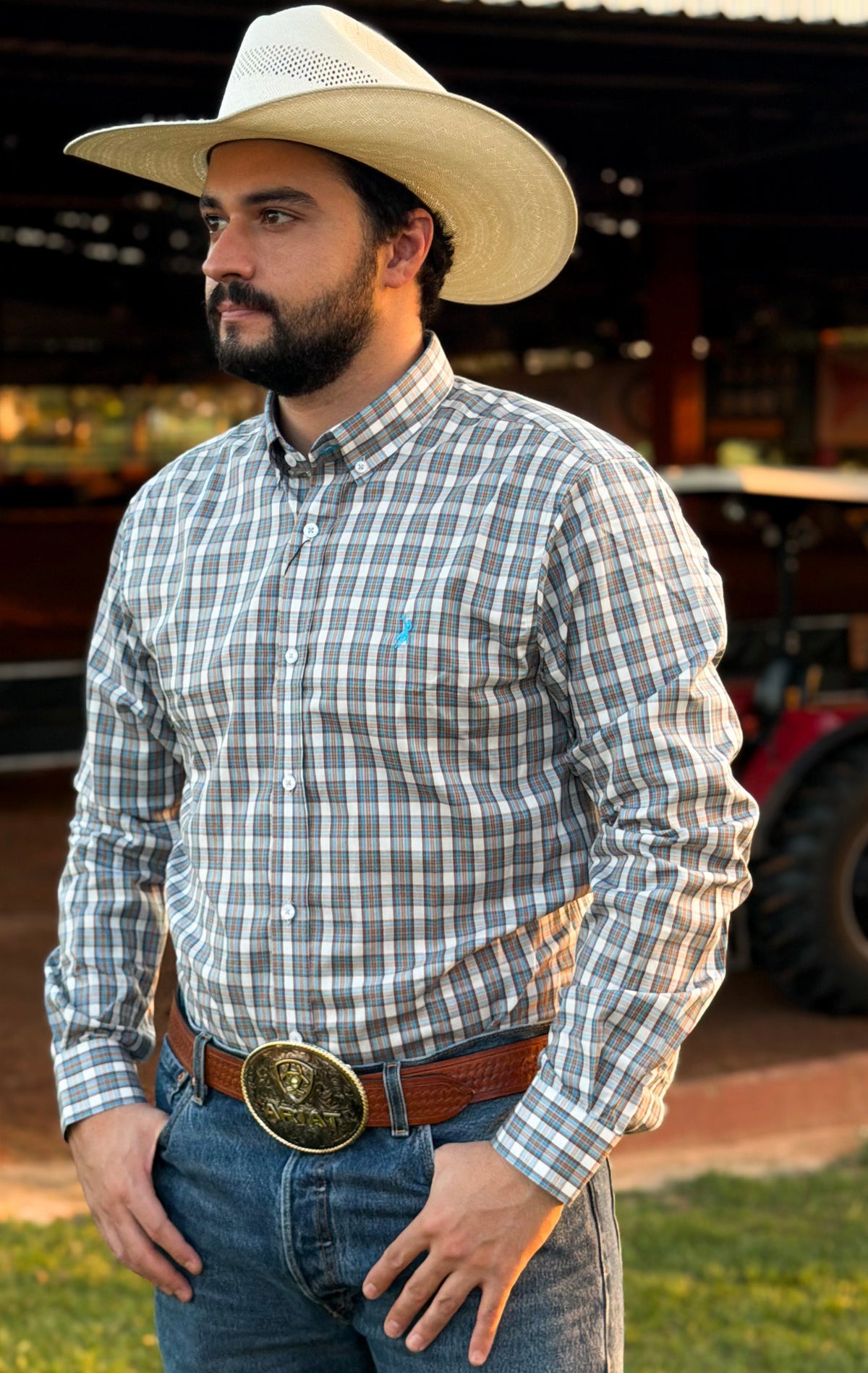 Cowboy vestindo camisa Austin Western manga longa xadrez 02