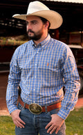 Cowboy vestindo camisa Austin Western manga longa xadrez 03