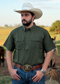 Cowboy vestindo camisa Classic 01
