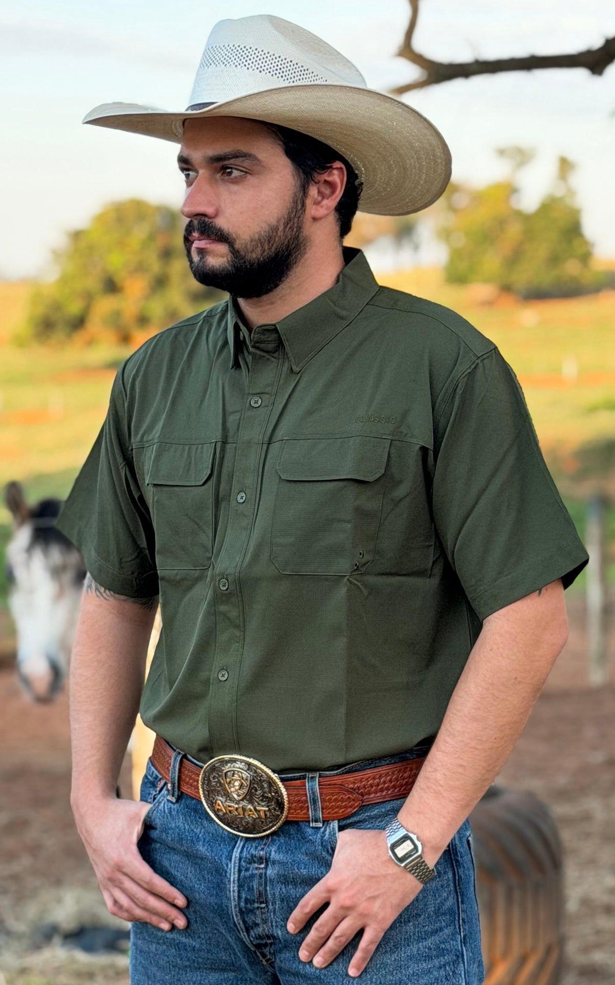 Cowboy vestindo camisa Classic 01
