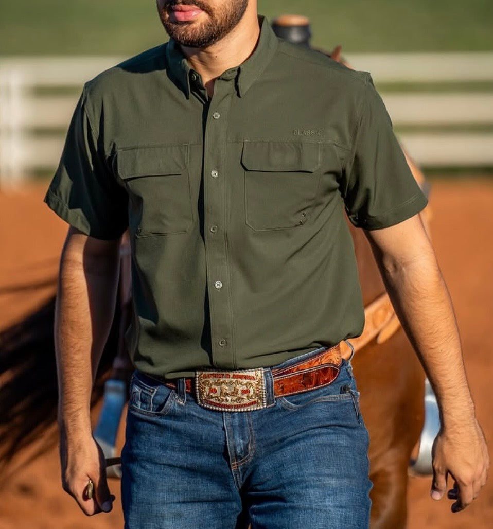 Cowboy vestindo camisa Classic 01