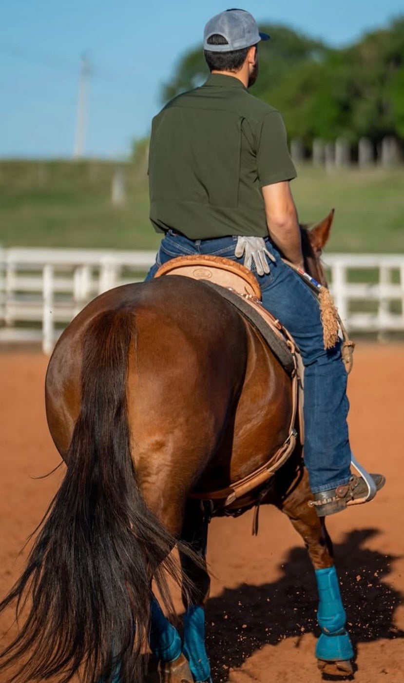 Cowboy vestindo camisa Classic 01