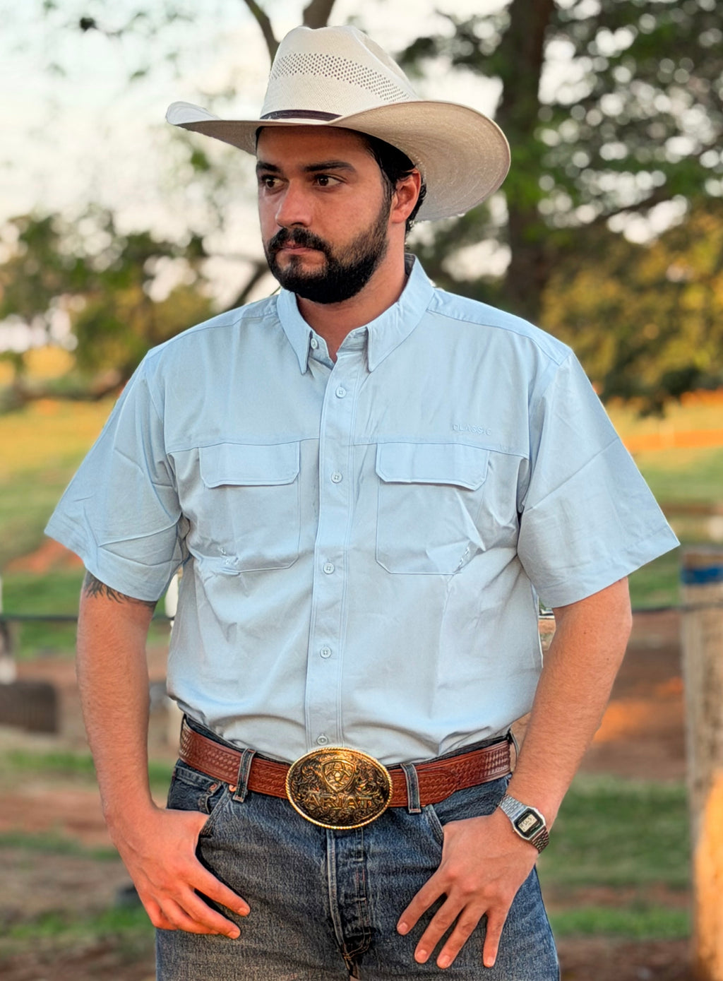 Cowboy vestindo camisa Classic 05