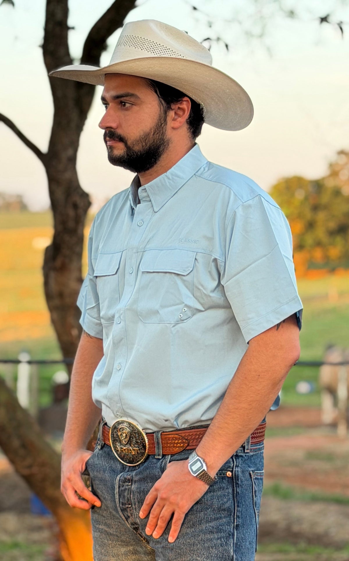 Cowboy vestindo camisa Classic 05