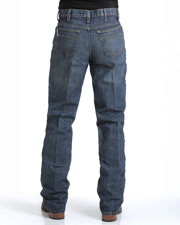 Parte traseira da Calça Jeans Masculina Cinch White Label Clara.